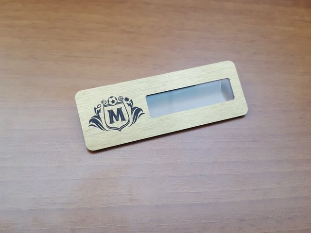 эксклюзивный бейдж на магните